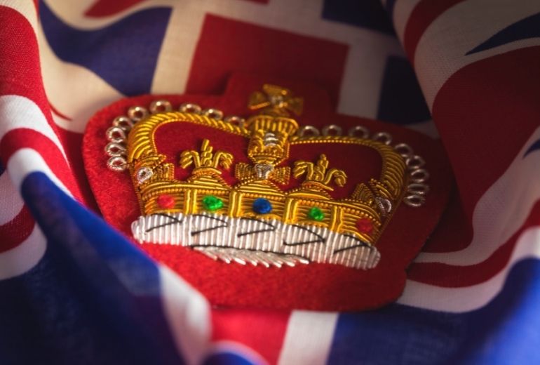 queens jubilee crown.jpg